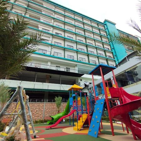 Hotel Gren Alia Giacarta Esterno foto